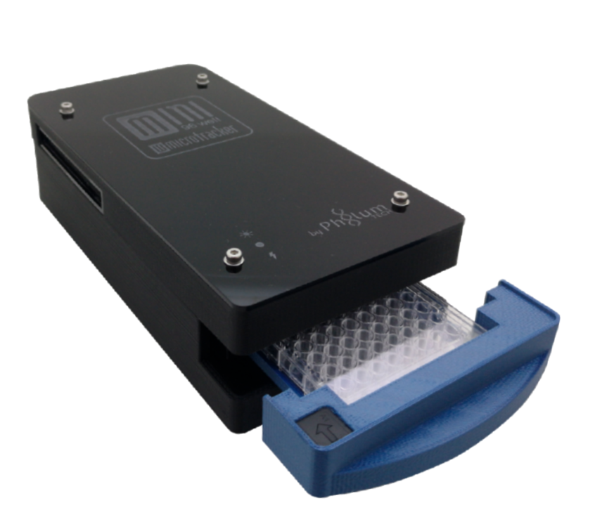 WMicrotracker MINI instrument with blue 96-well microplate drawer